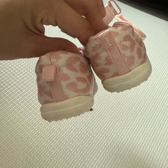 Carter’s|Baby flats sneakers in pastel pink leopard print,size 4•Maryjane strap - Picture 4 of 6